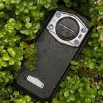 telefon rezistent la apa si socuri