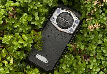 telefon rezistent la apa si socuri